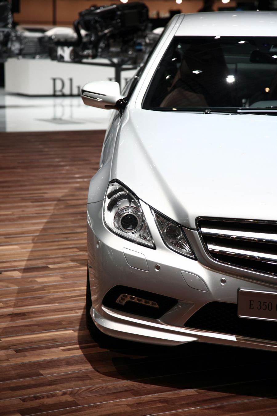  Mercedes-Benz E-Class Coupe 2010 года  (фото 2 из 84)